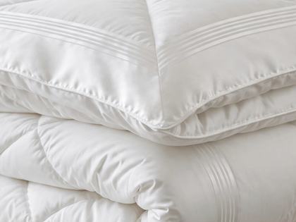 Comforter / Duvet — surface detail